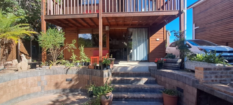 2 Bedroom Property for Sale in Meerenbosch Western Cape